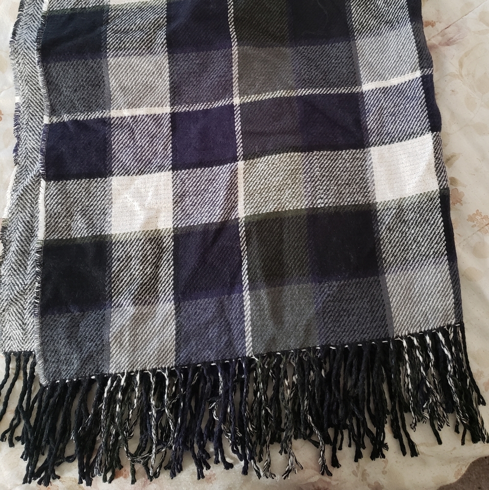 Marcus Adler Poncho - NWT